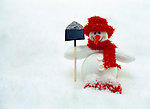 拿铲子的可爱雪人
