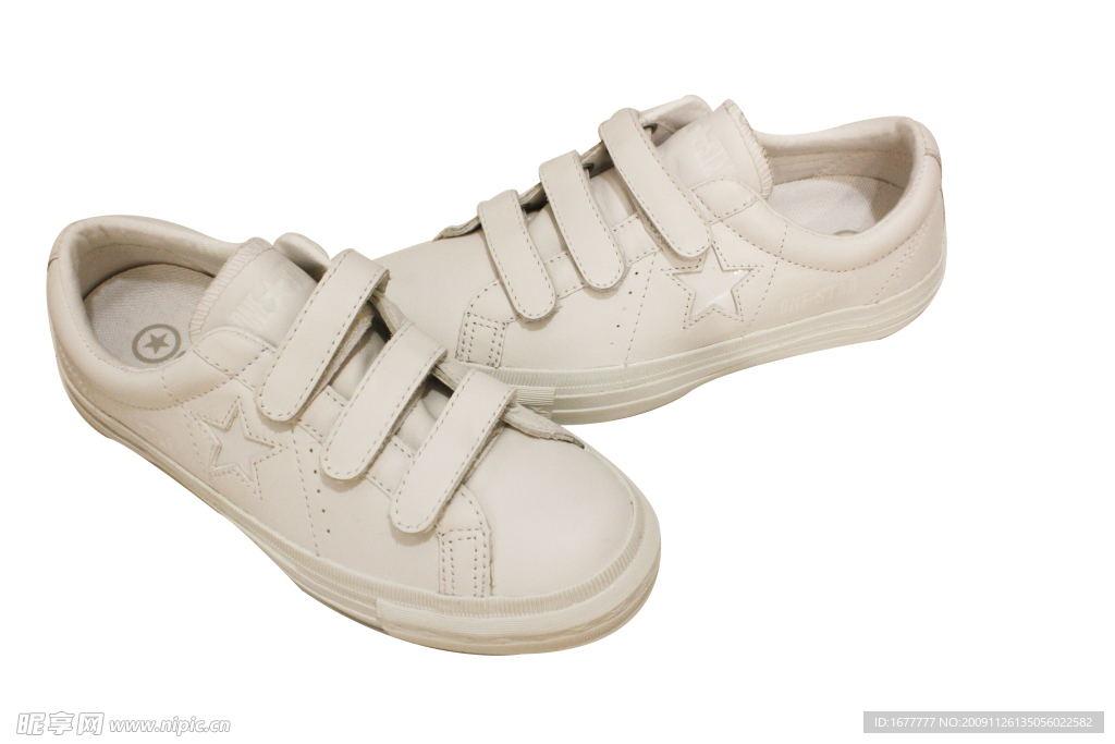 宽威（convers）白色运动鞋