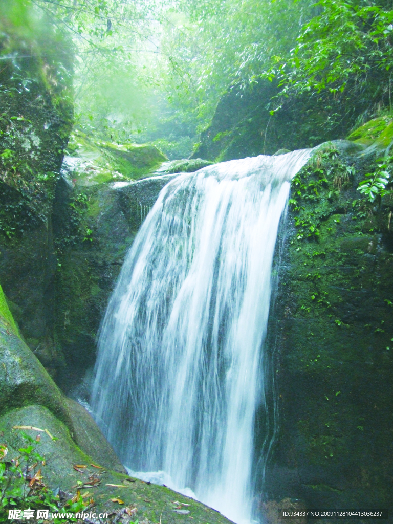 小溪流水