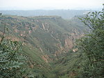 黄土高原山沟壑中垛
