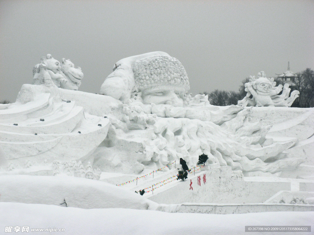 哈尔滨冰雪展雪雕《圣诞老人》