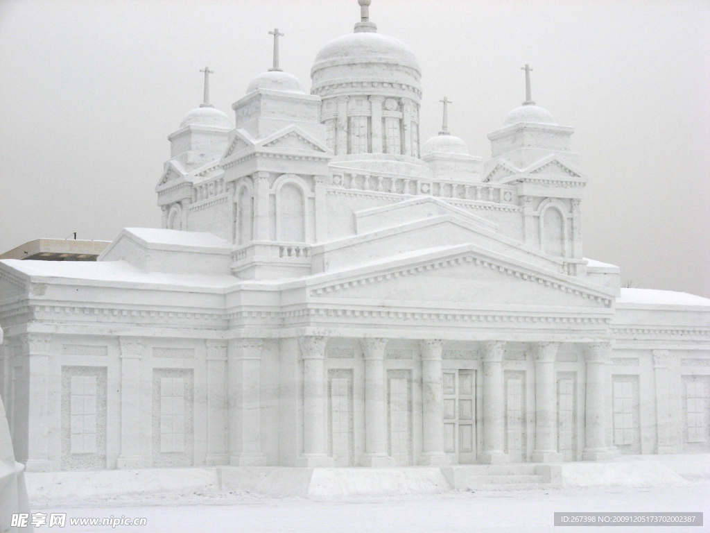 哈尔滨冰雪展雪雕《神殿》