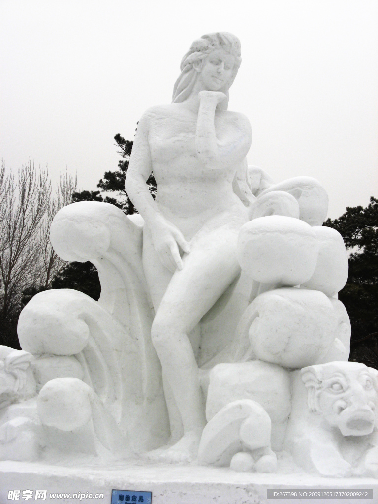 哈尔滨冰雪展雪雕《女神》