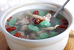 炖老母鸡