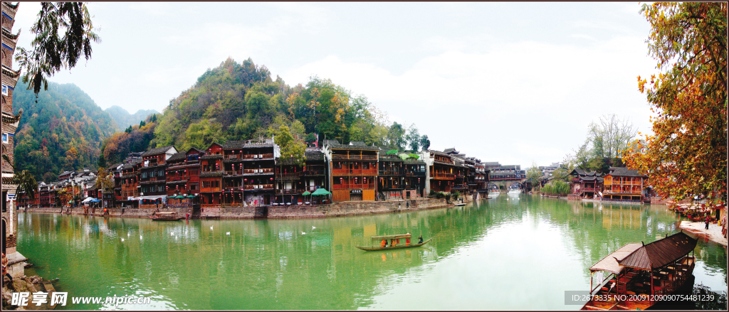 湘西 凤凰 风景 古城 青山 绿水 沱江 游船 红桥 吊角楼