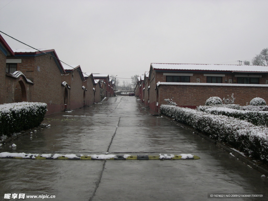 小区雪景