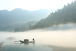 雾漫小东江