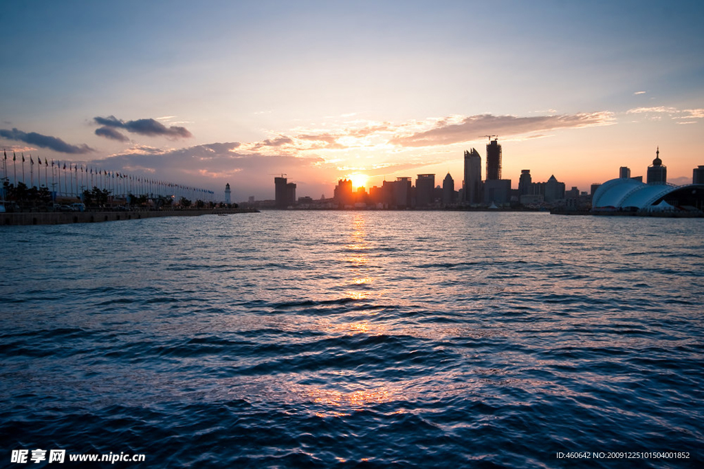 夕阳的港湾