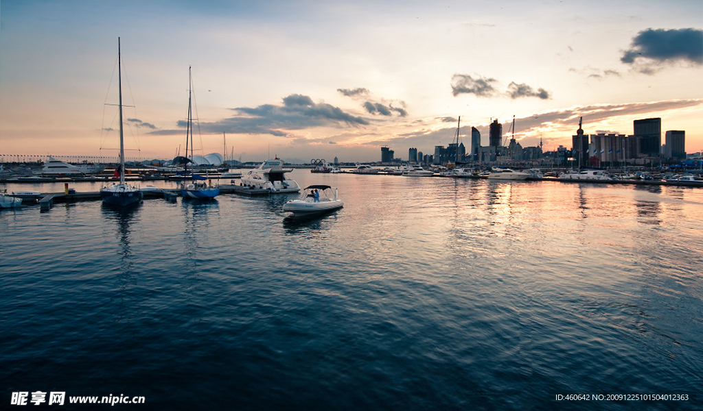 夕阳的港湾