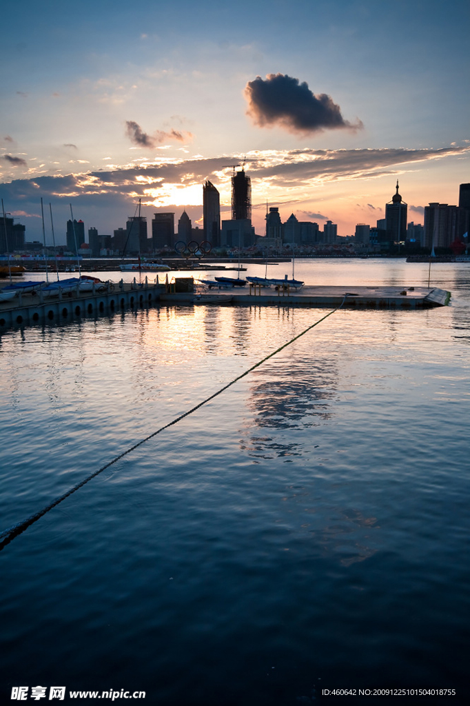 夕阳的港湾