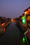 水弄堂夜景