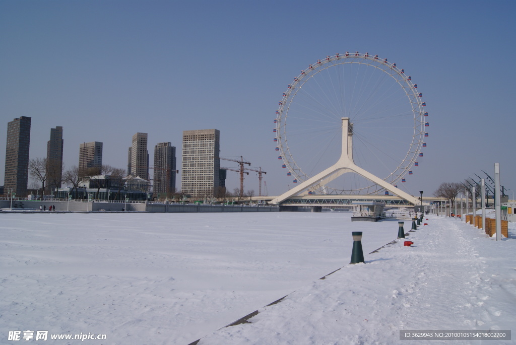 大雪封海河
