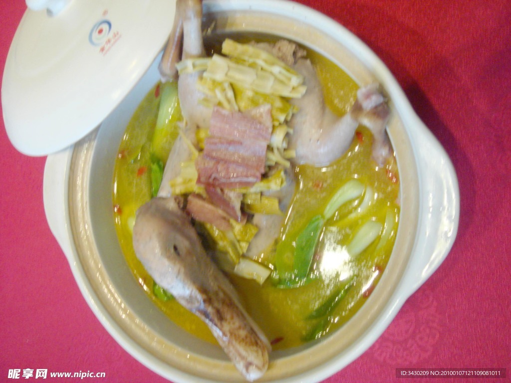 特色老鸭煲 老鸭汤