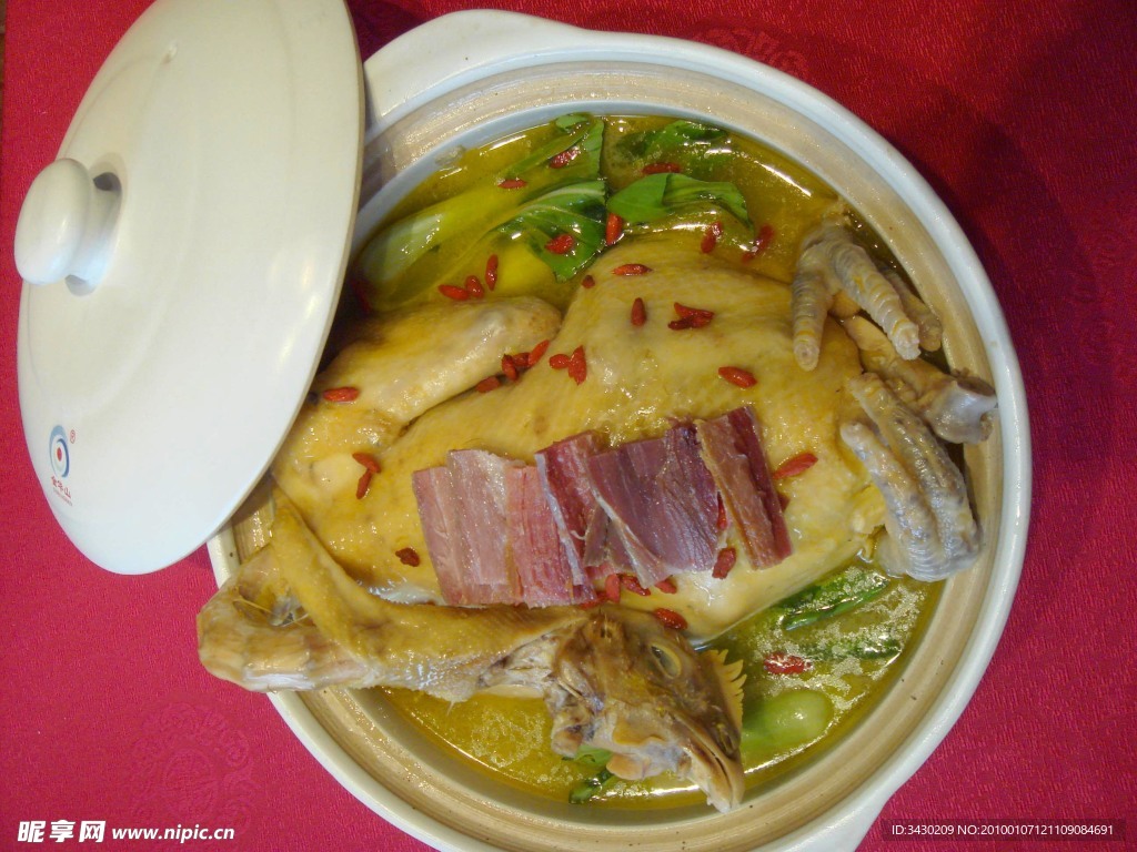 特色土鸡煲 土鸡汤