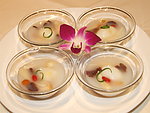 浓汤野生菌烩鸽蛋