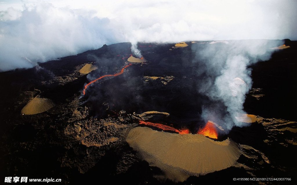 留尼旺岛弗尔乃斯火山喷发