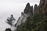 雾茫茫山川