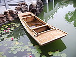 荷塘里的小木船