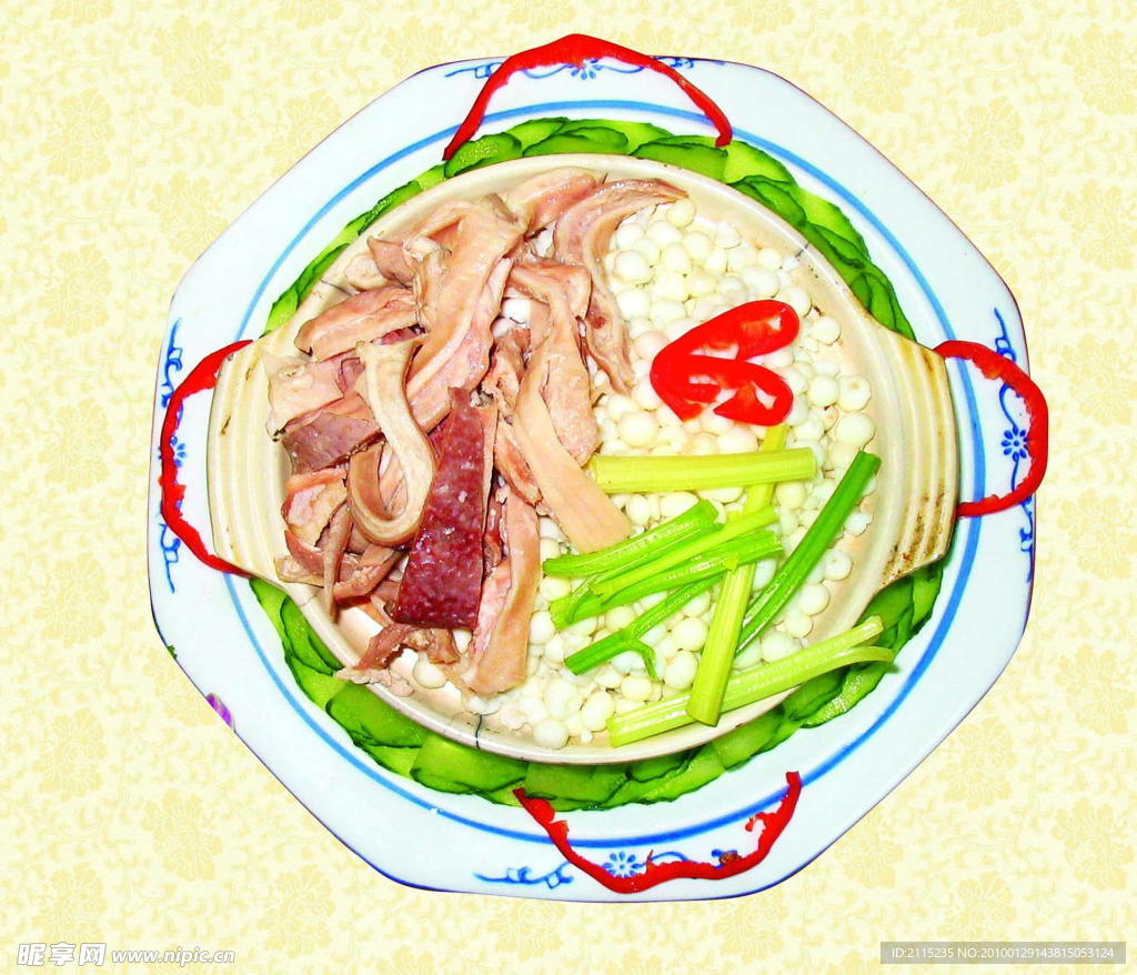 芡实猪肚煲