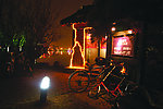 夜幕下的公园酒吧
