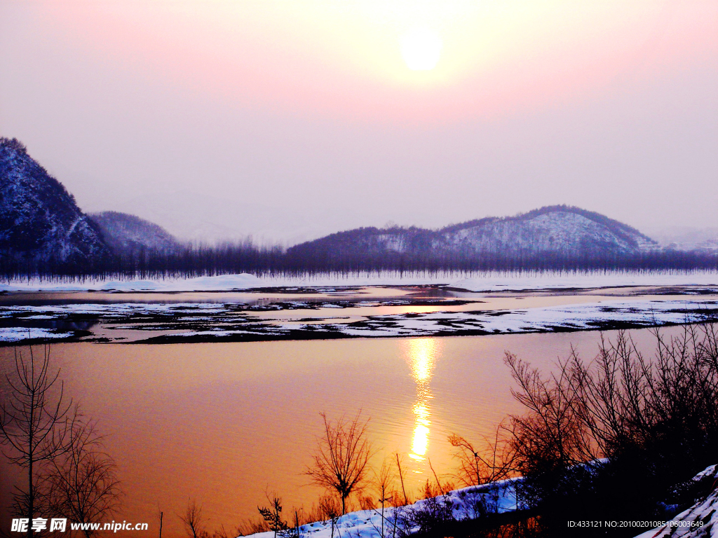 夕照雪景