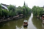 柳绿两岸