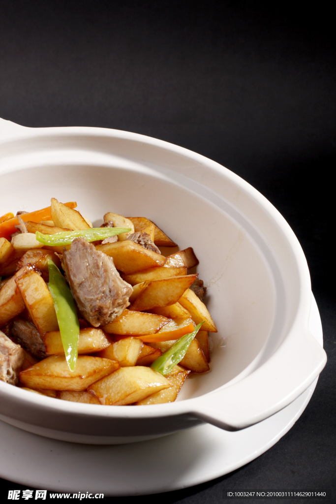 土豆烧鸭脖