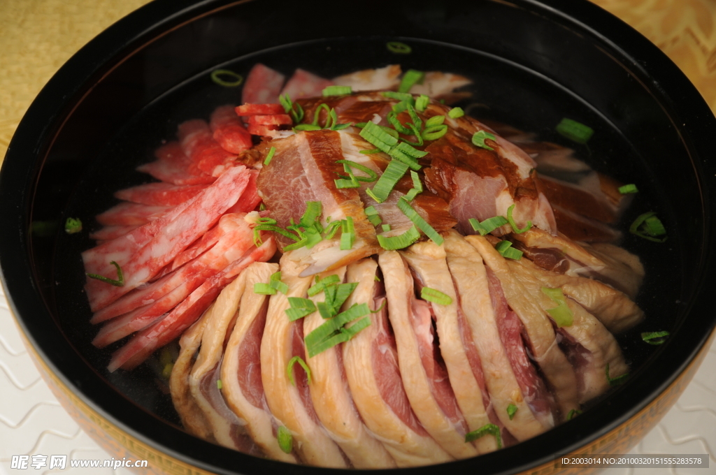 腊味蒸豆芽