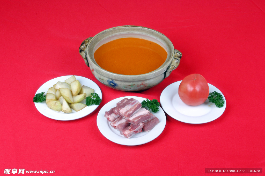 番茄土豆小排汤