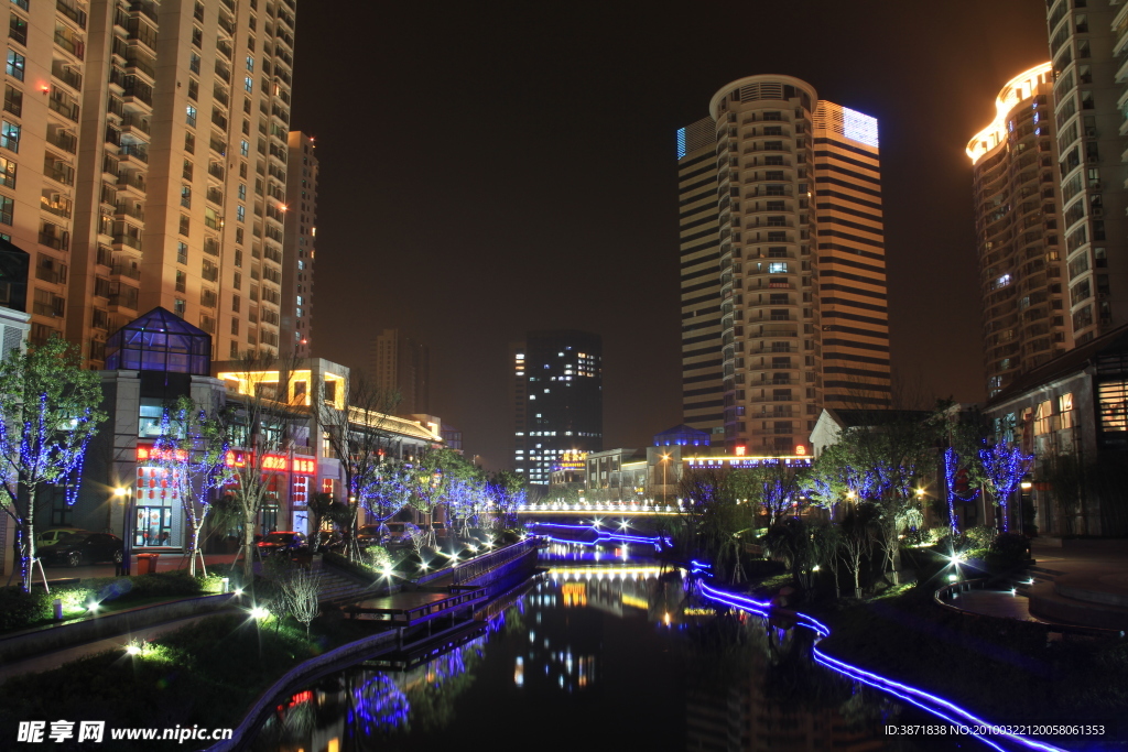 小区夜景