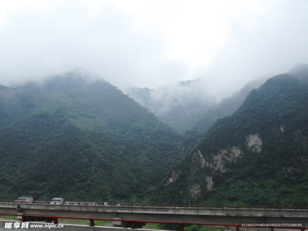 青海山影