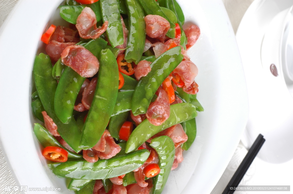 红椒扁豆炒香肠