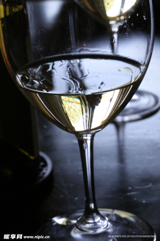 高脚杯