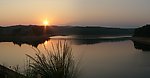 夕阳湖畔