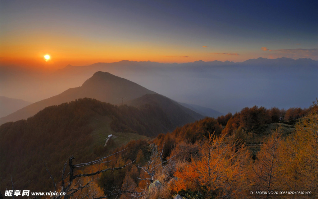 高山夕阳