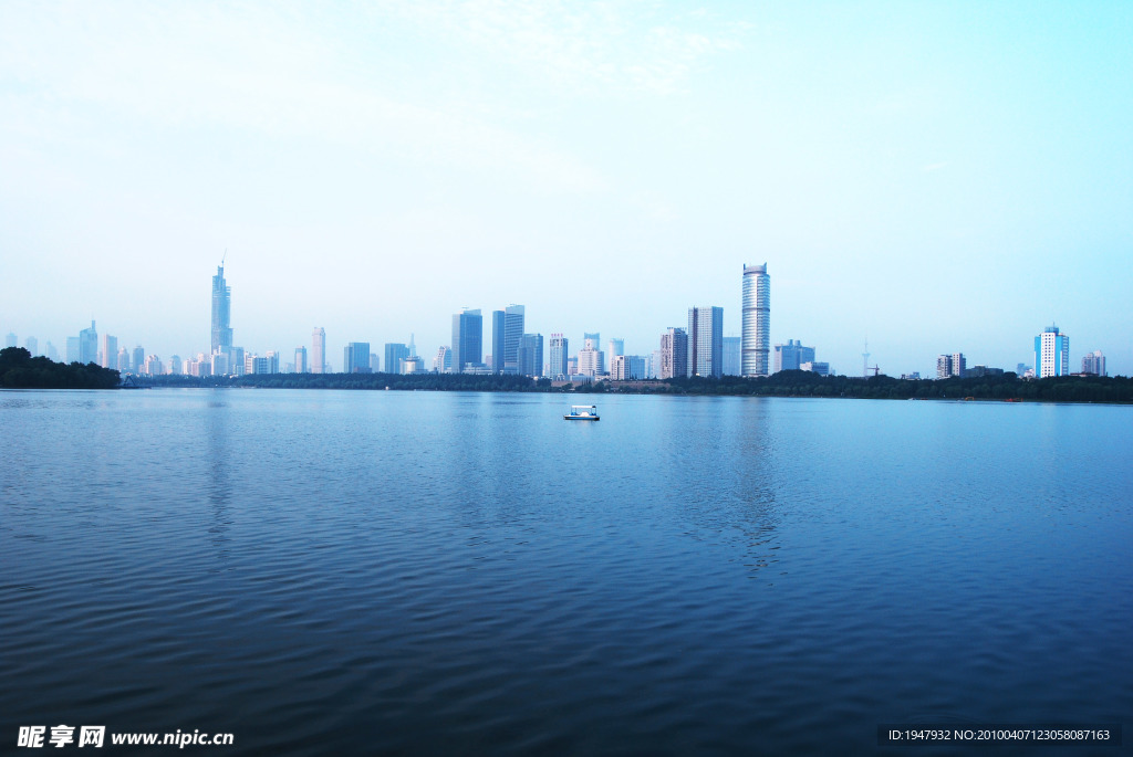 玄武湖畔 城市建设