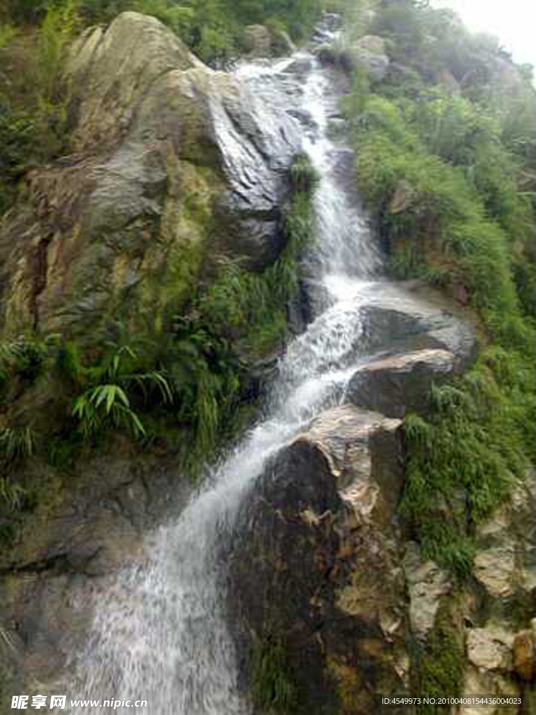 山涧流水