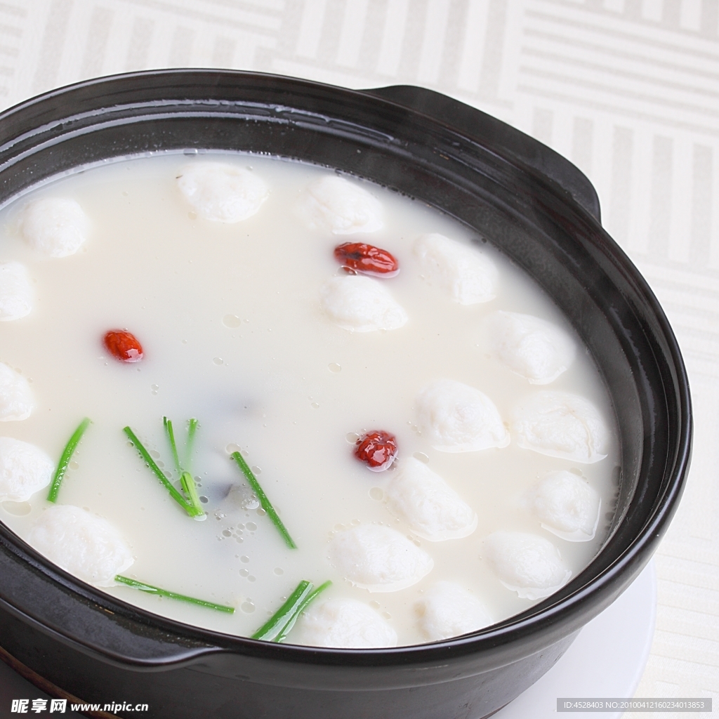 湖畔嫩鱼丸