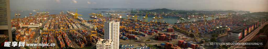 新加坡港集装箱码头全景