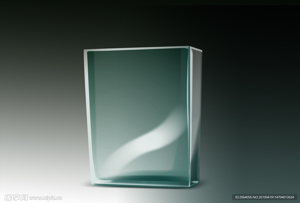 透明的玻璃小盒 含分层