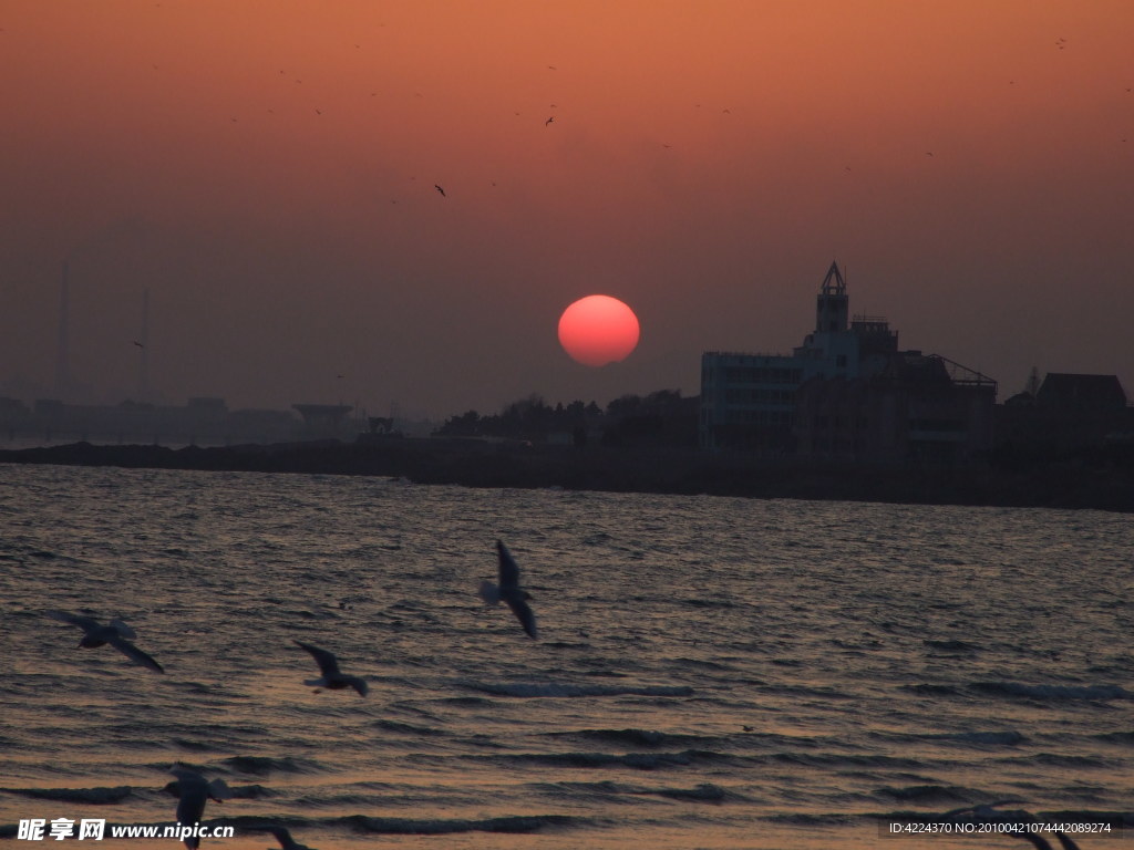 暮色中的夕阳