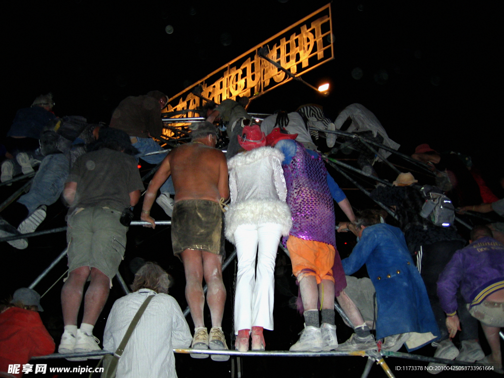 诺北干湖底火人艺术节（又名燃烧的男人节） Burning Man 雷声穹顶