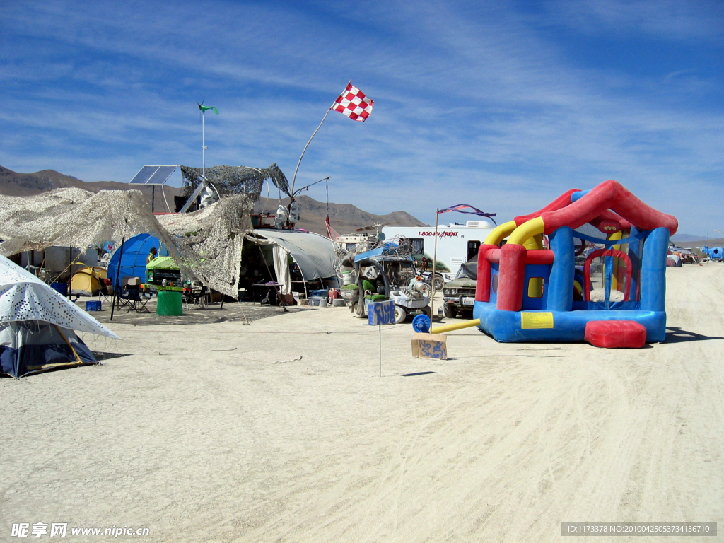 诺北干湖底火人艺术节（又名燃烧的男人节） Burning Man 充气屋