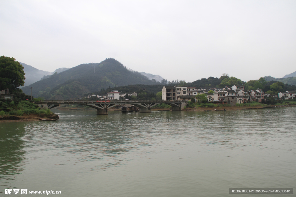新安江山水