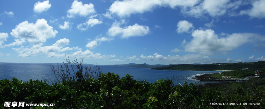 鹅鸾鼻观景台上看海景