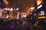 夜在新意街中