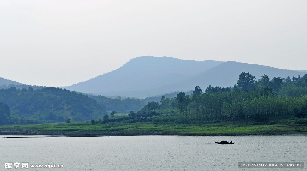 湖面绿色美景