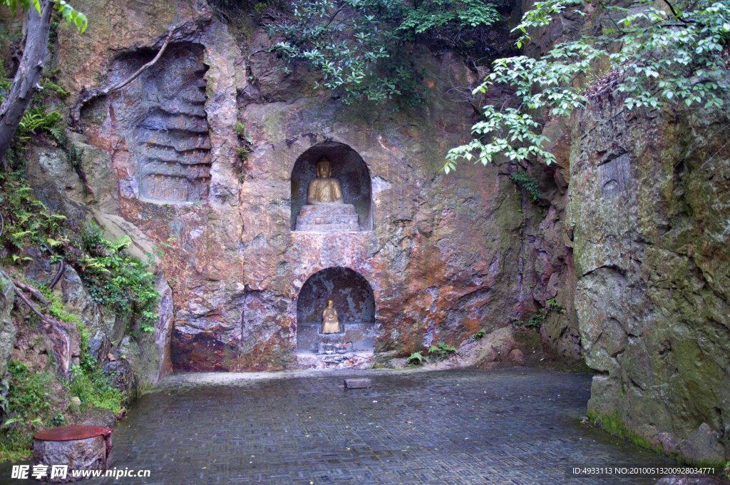 南京牛首山路摩崖石刻