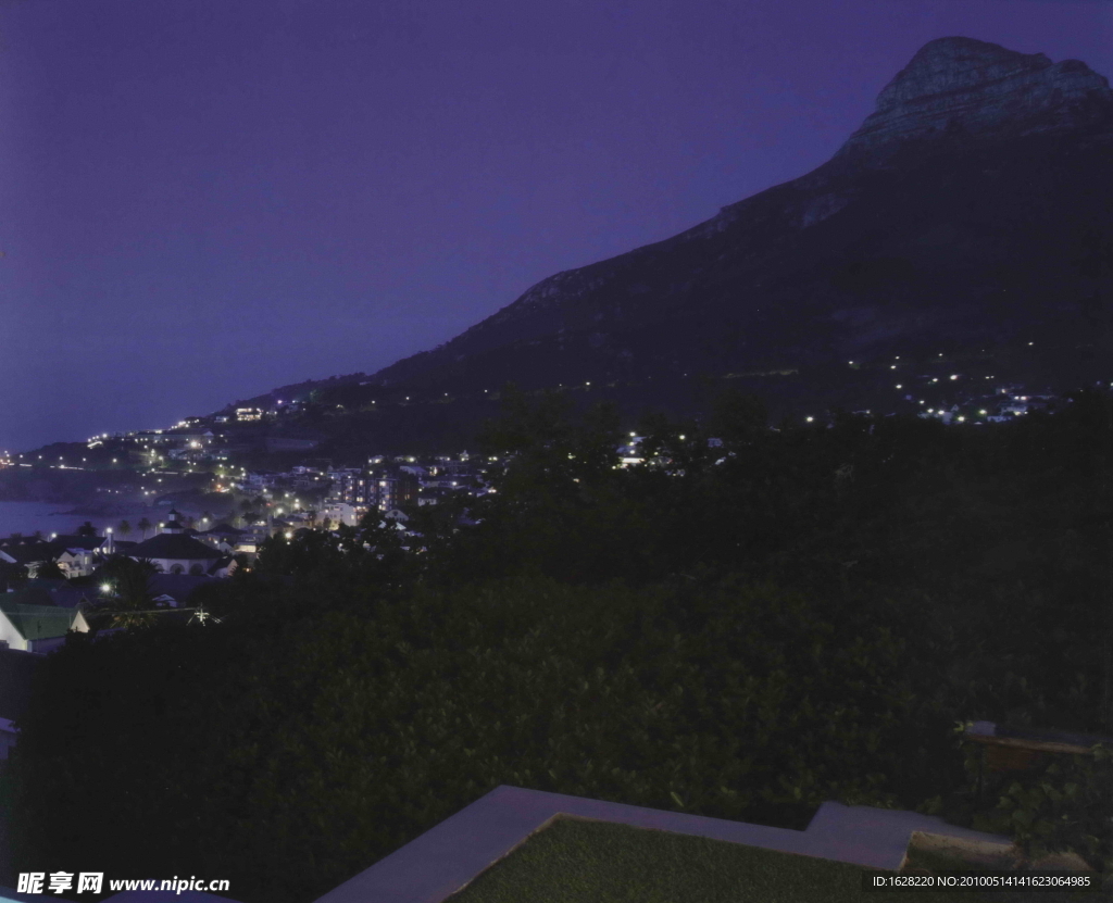 国外建筑夜景照片