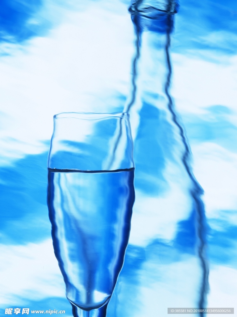 透明酒杯